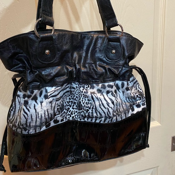COPY - Zebra print purse - Picture 1 of 1
